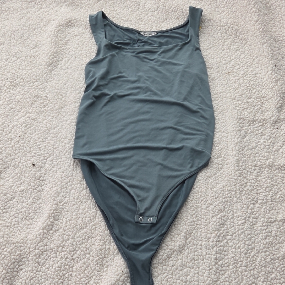 edgely Slim Smooth Large Square Neck Sleeveless BodysuitSleeveless Bodysuit
